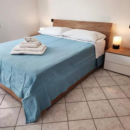 Apartment Calvart 11 4+1 Guest Bologna